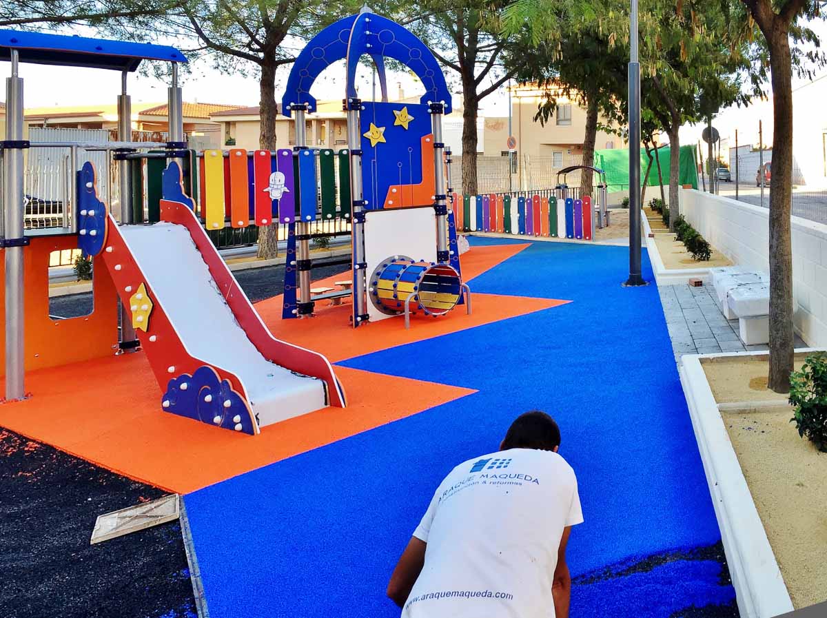 construccion parque infantil en Pinoso por Araque Maqueda Construccion