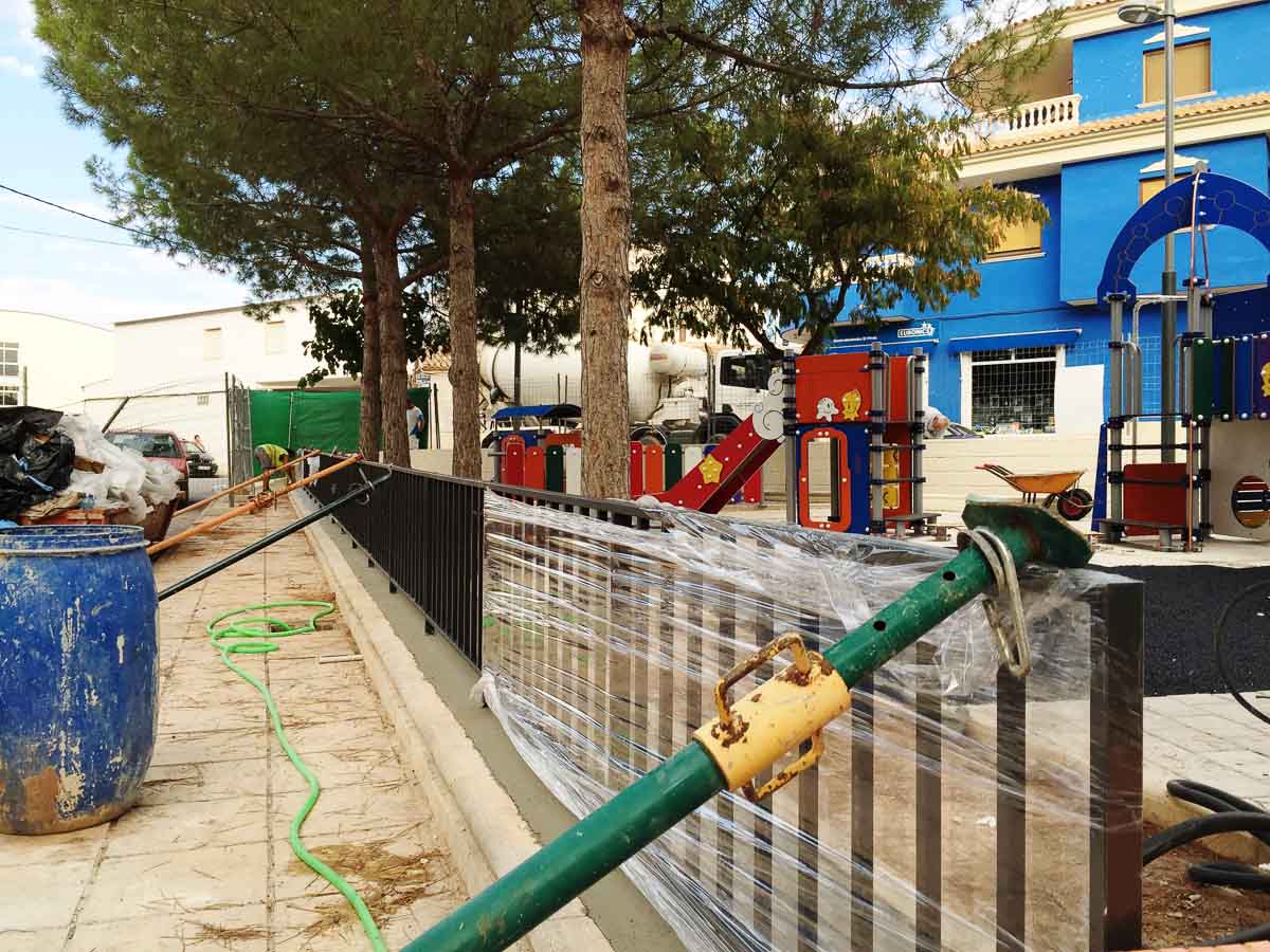 construccion parque infantil en Pinoso por Araque Maqueda Construccion