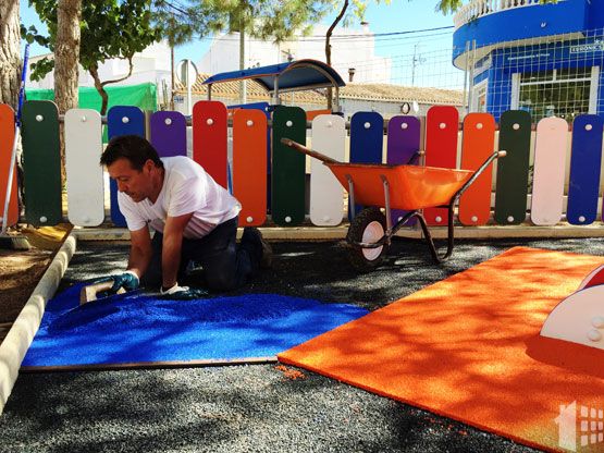 Caucho: Diferentes suelos para la seguridad de un parque infantil