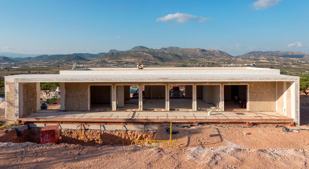 House building process in Hondón de las Nieves (Alicante)