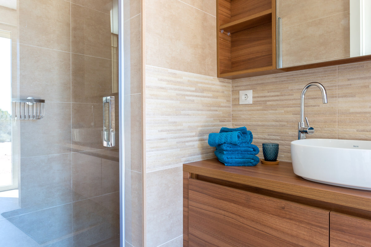 Detalle de aseo Chalet minimalista en Hondon de las Nieves (Alicante) por Araque Maqueda