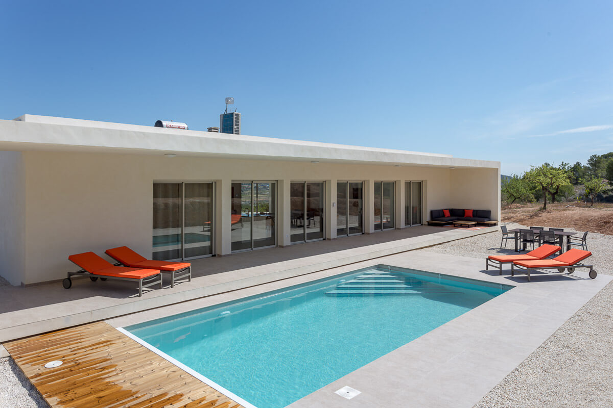 Chalet minimalista en Hondon de las Nieves (Alicante) por Araque Maqueda