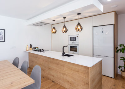 cocina de Vivienda Minimalista por Araque Maqueda